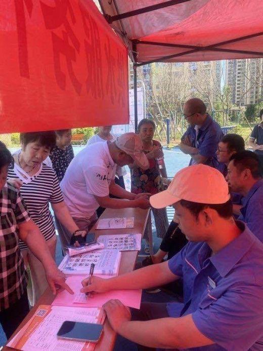 簡篇-【紅心向黨 人水和諧】優化營商環境   提升服務水平---區自來水公司組織開展“三上門、三集成”服務